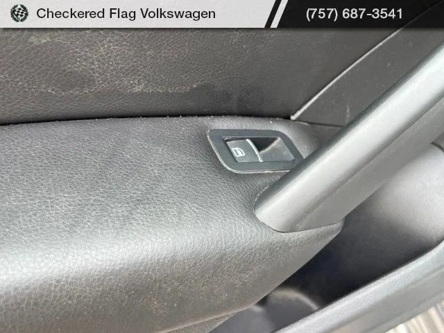 Used 2015 Platinum Gray Metallic Volkswagen TDI SEL Premium image 27