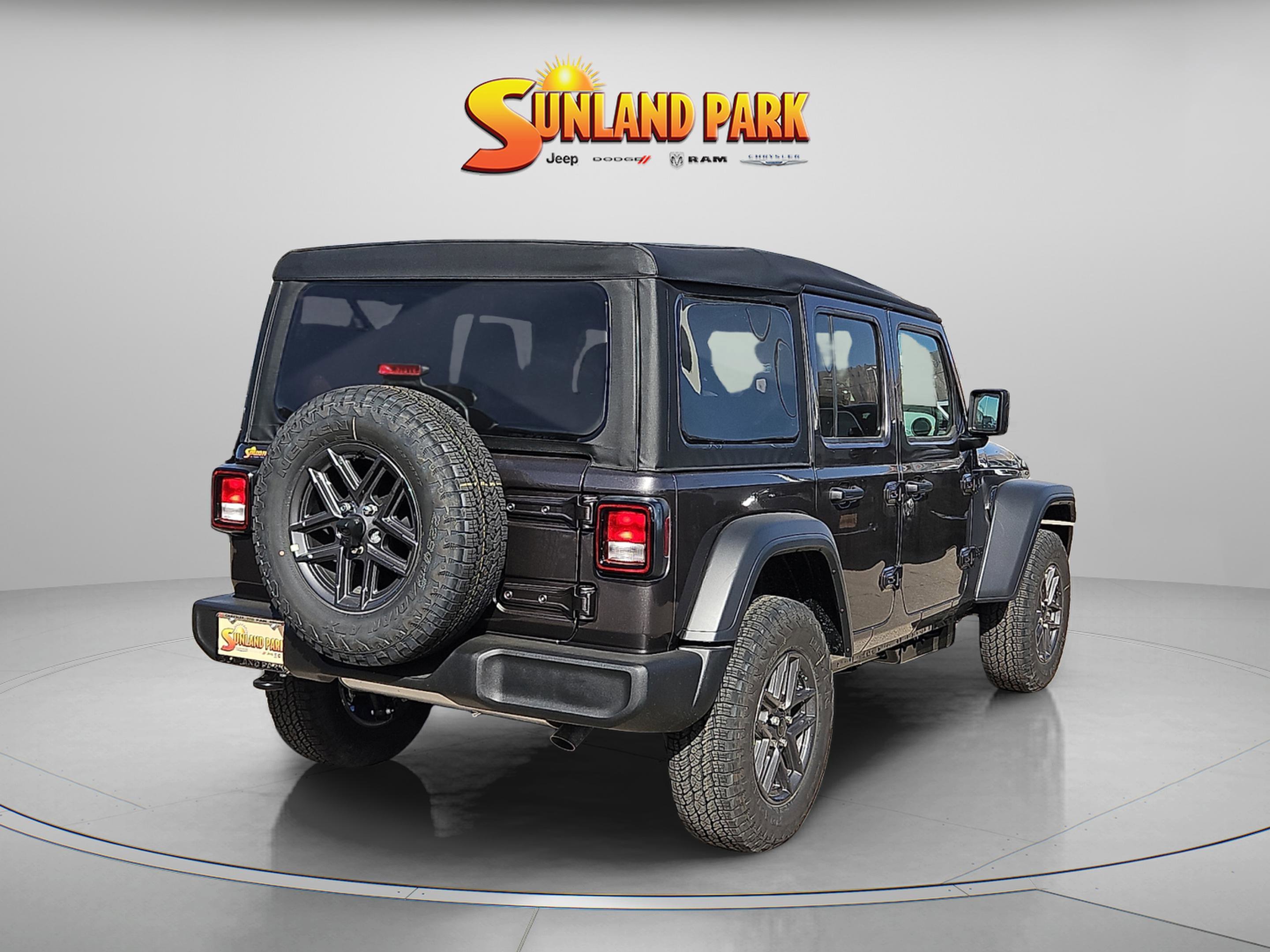 New 2026 Granite Crystal Metallic Clear-Coat Exterior Paint Jeep Sport S image 5