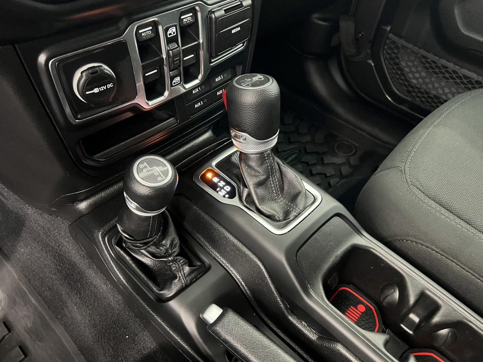 Used 2019 Granite Crystal Metallic Clearcoat Jeep Sport S image 18