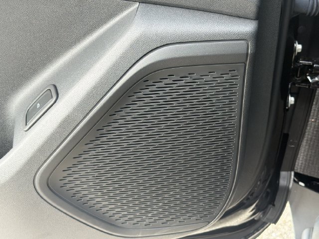 New 2026 Mosaic Black Metallic Chevrolet LT image 21