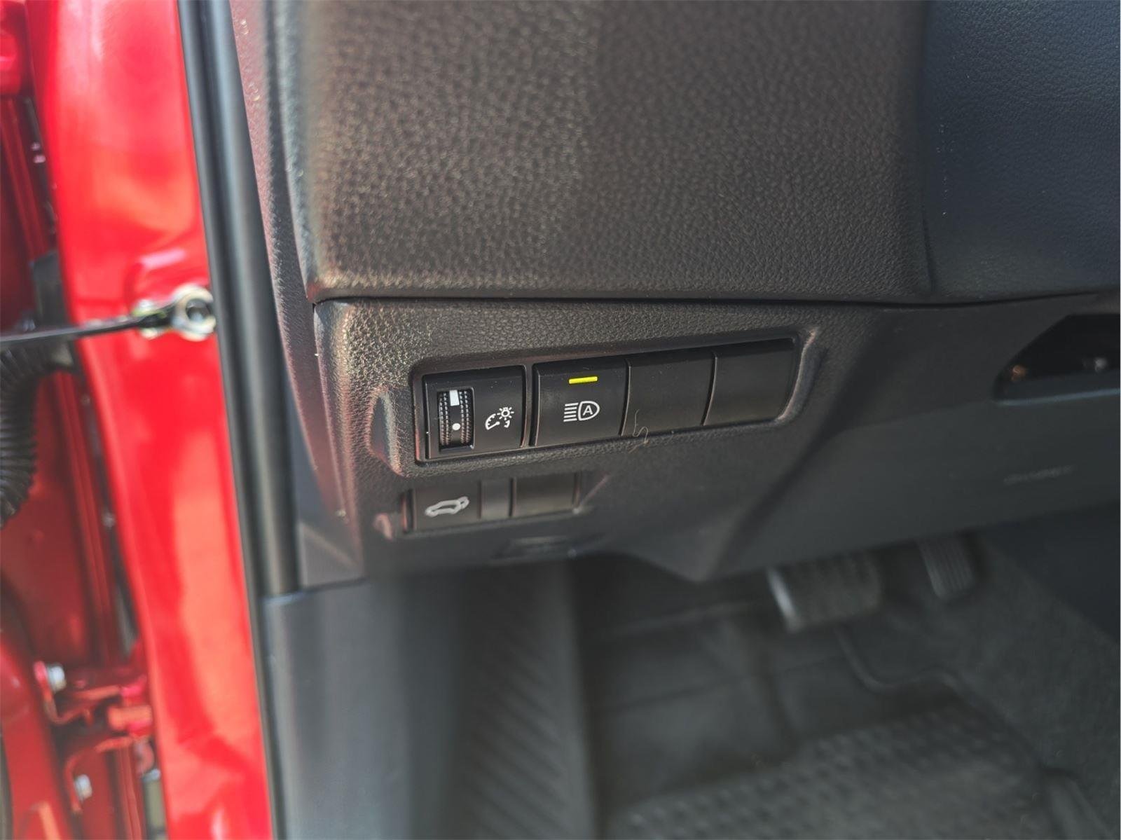 Used 2025 Soul Red Crystal Toyota XLE image 21