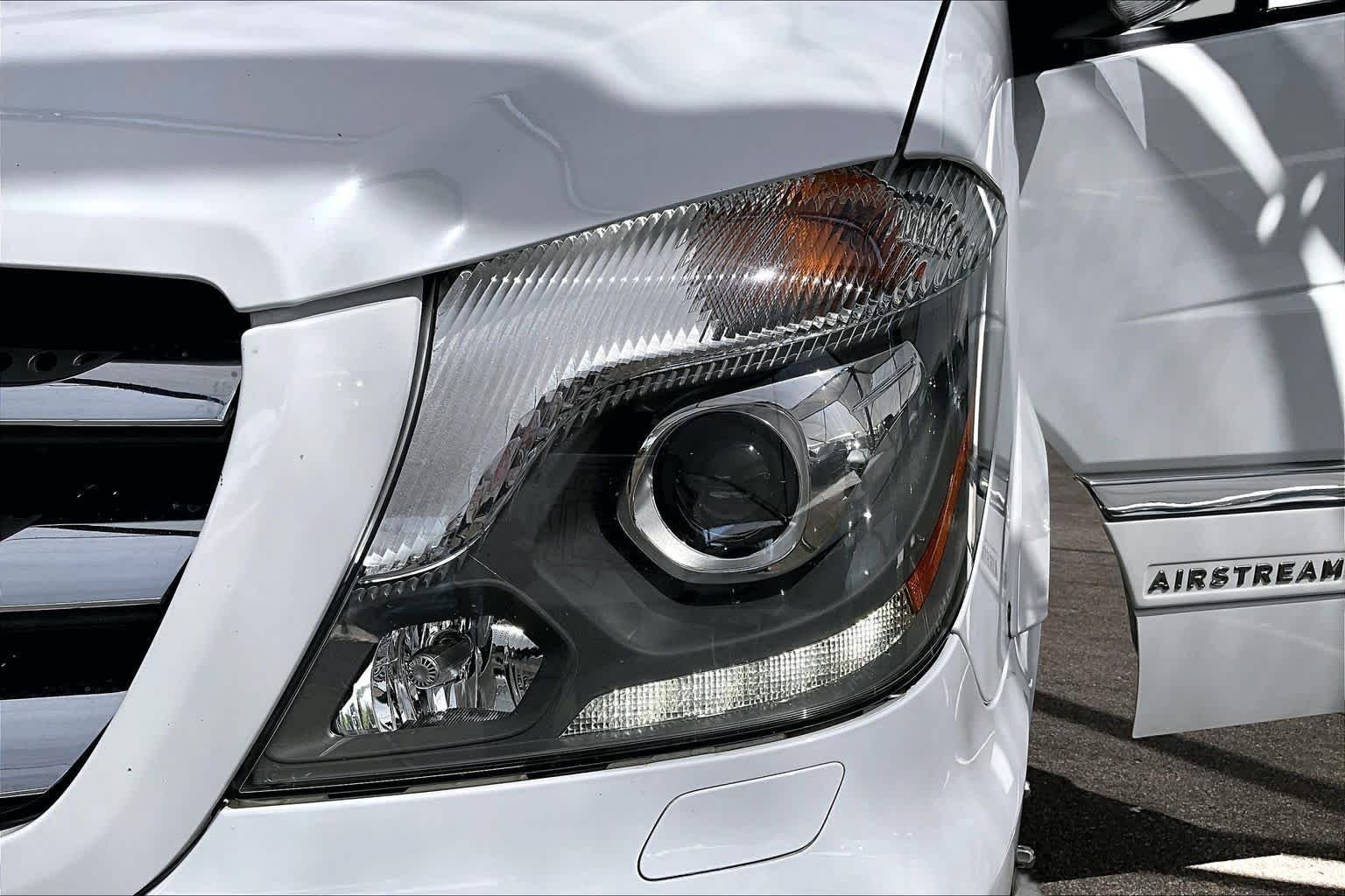 Used 2017 Arctic White Mercedes-Benz  image 26