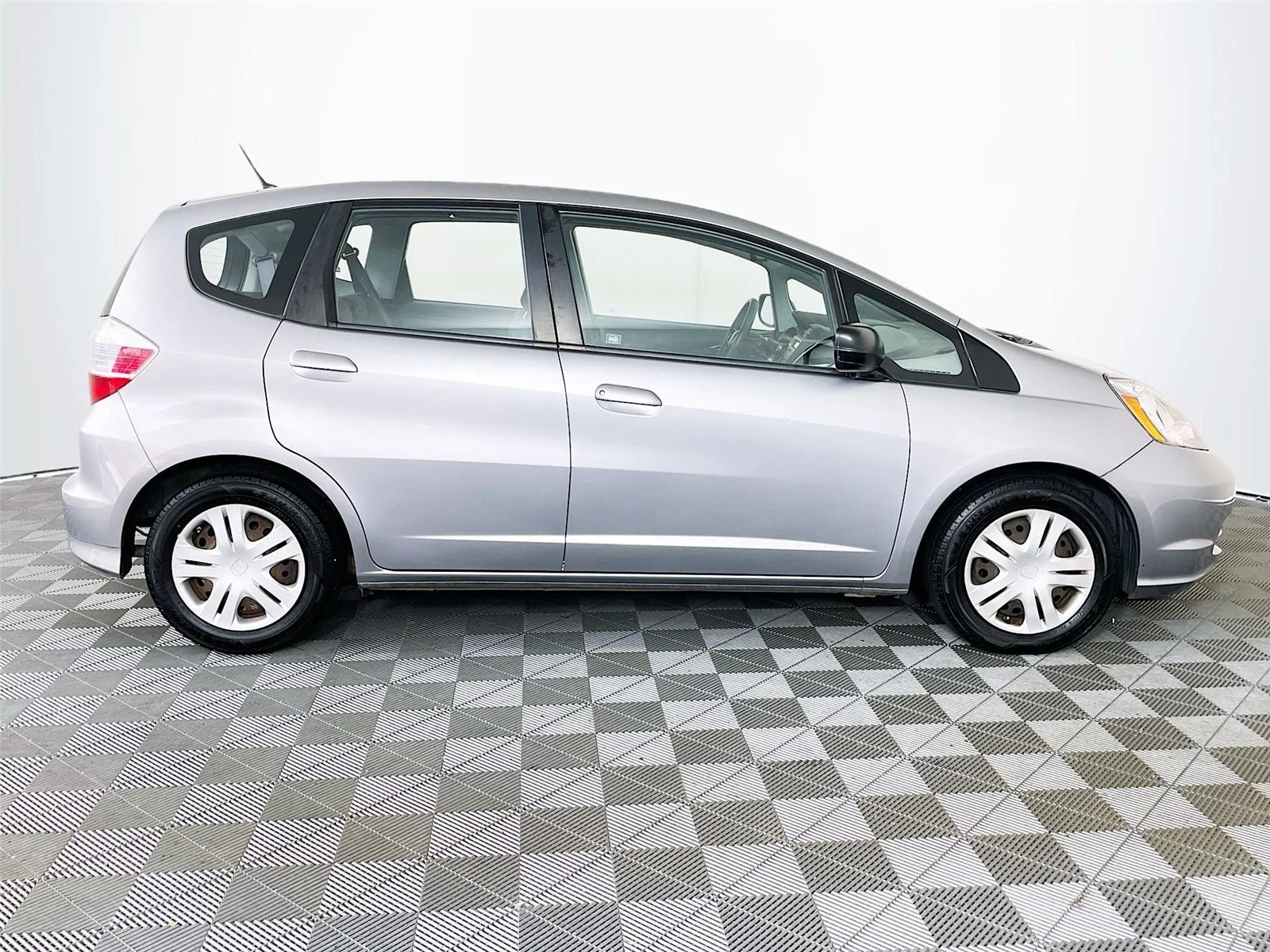 Used 2009 Storm Silver Metallic Honda BASE image 10