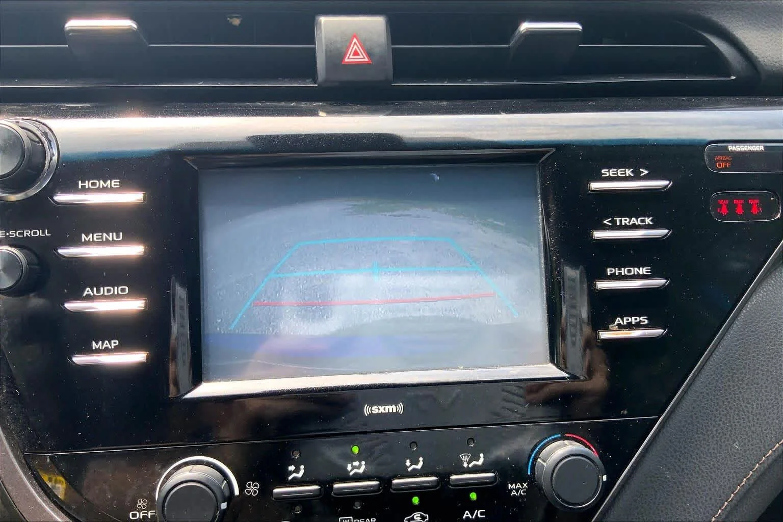 2020 Toyota Camry LE - Photo 29