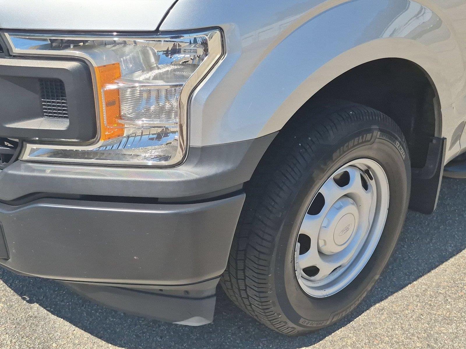 Used 2020  Ford XL image 9