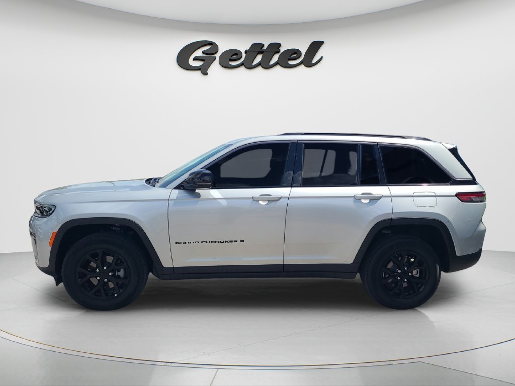 Used 2026 Silver Jeep Altitude image 8