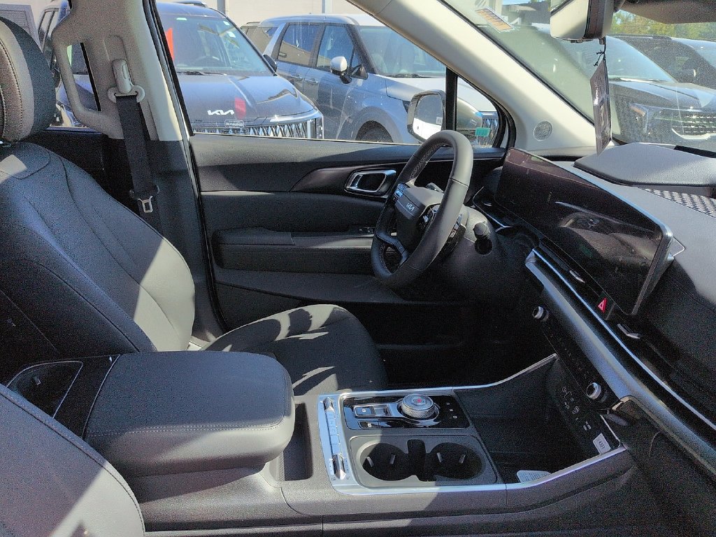 New 2027 Snow White Pearl Kia SX Prestige image 7