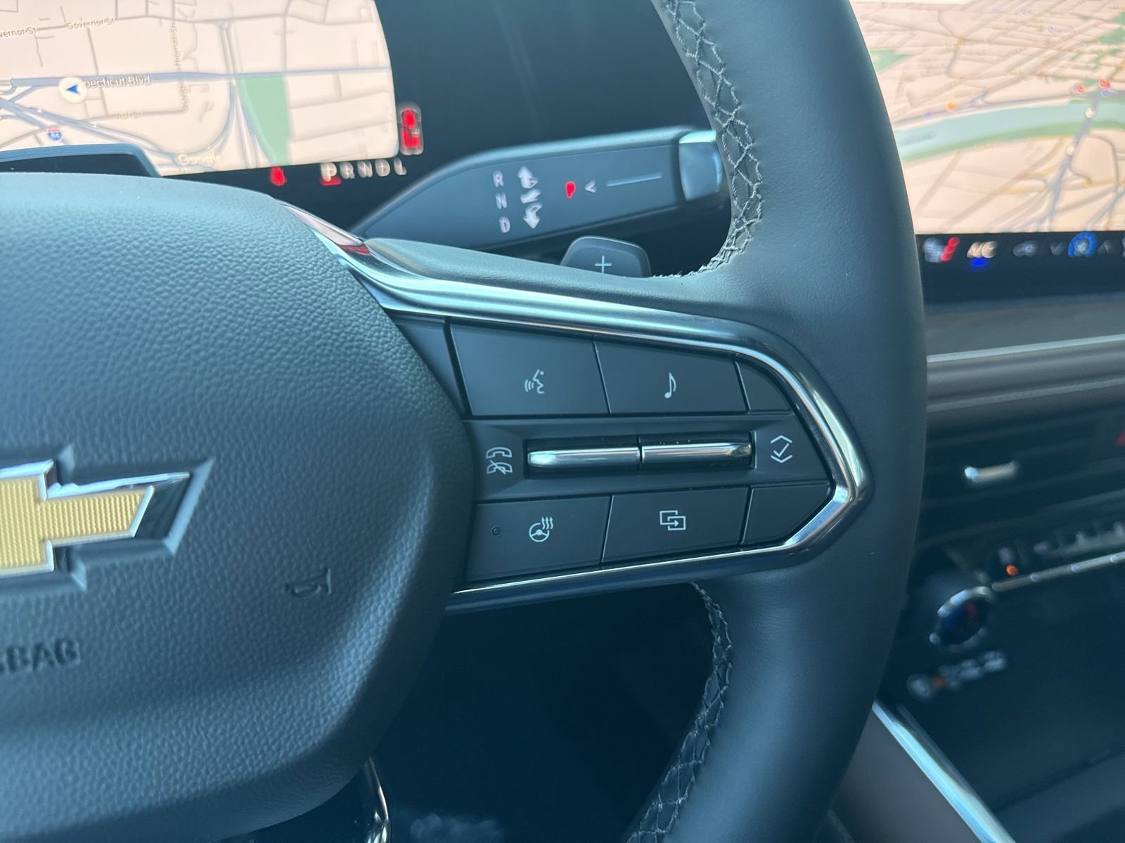 New 2026 Polar White Tricoat Chevrolet High Country Deluxe with 24in Wheels - Panoramic Sunroof - Super Cruise - Technology & Entertainment image 37