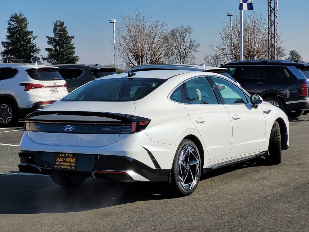 New 2026 White Hyundai SEL Sport image 3