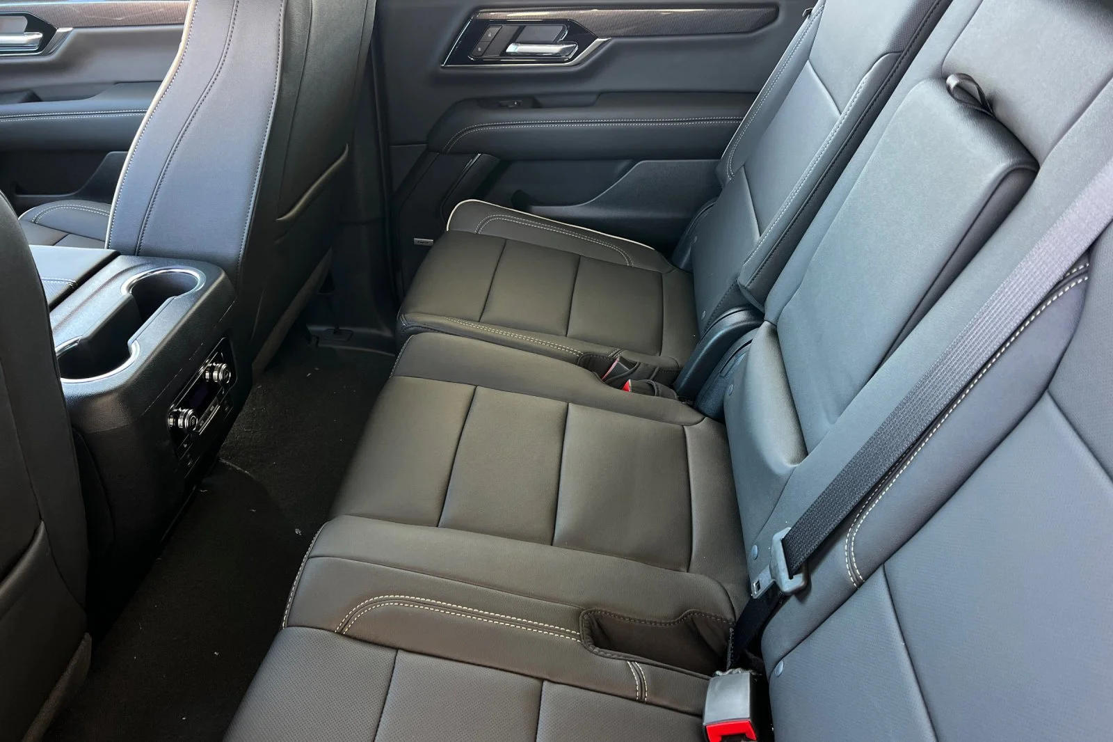 2026 GMC Yukon XL Elevation - Photo 11