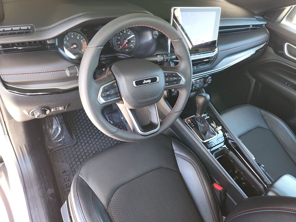Used 2025 White Jeep Trailhawk image 12