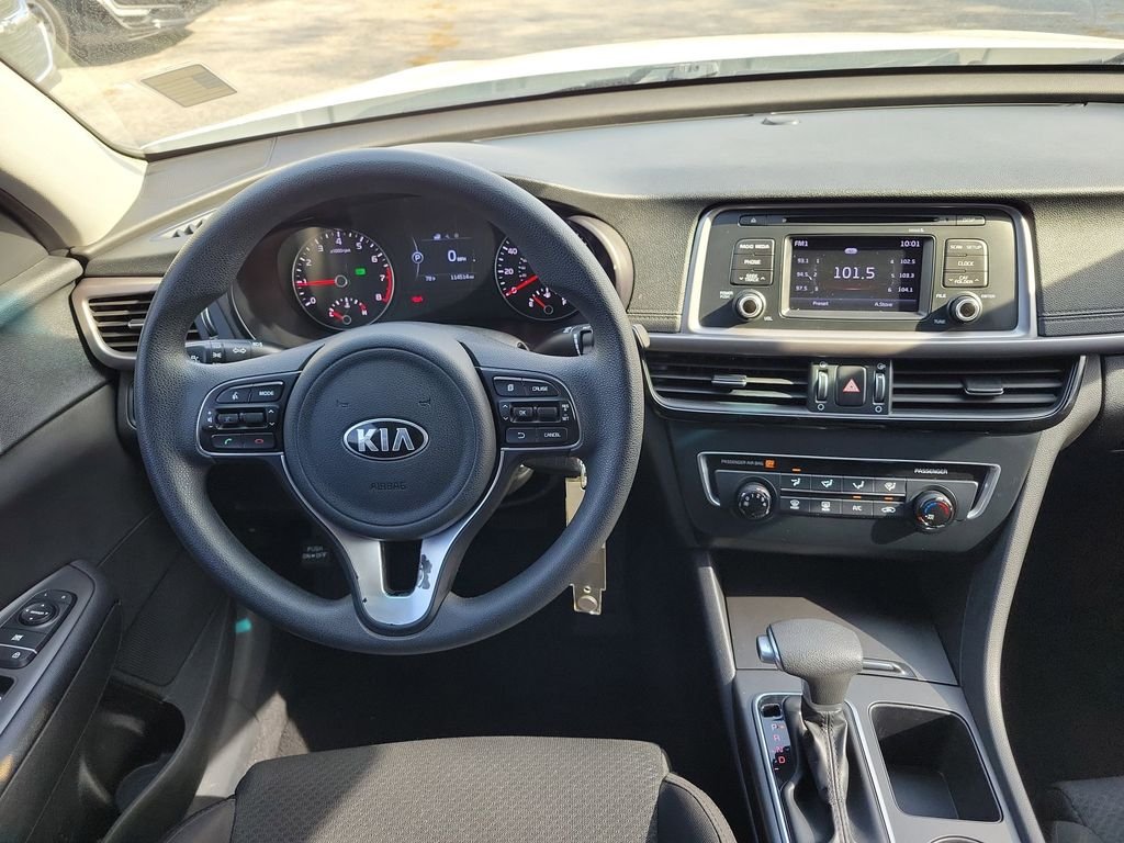 2017 Kia Optima LX - Photo 17