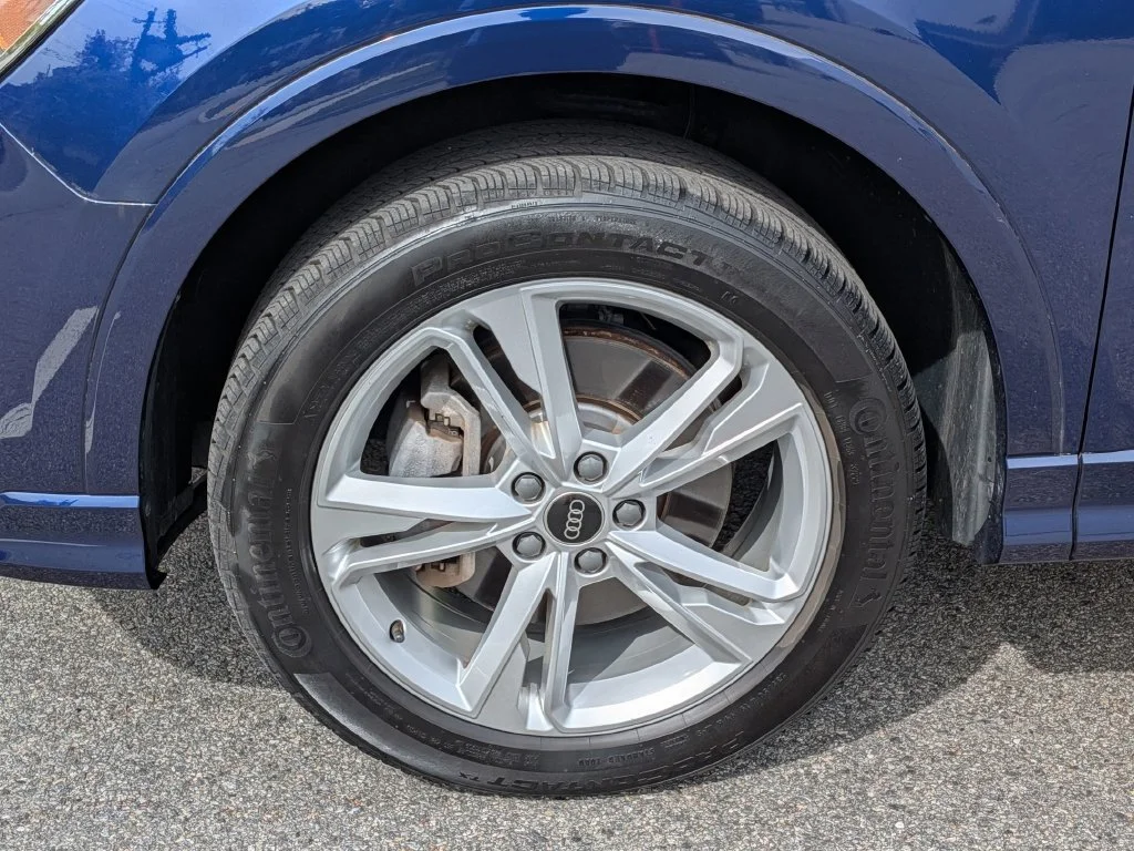 Used 2023  Audi Premium image 9
