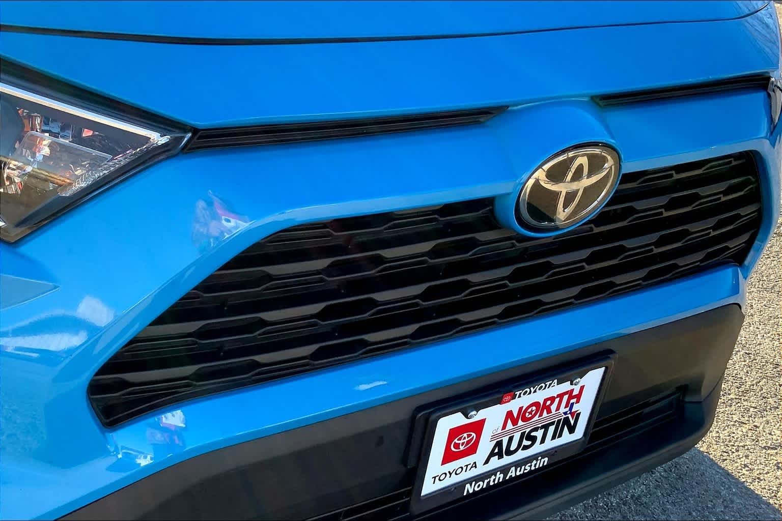 Used 2021 Blue Flame Toyota XLE image 29