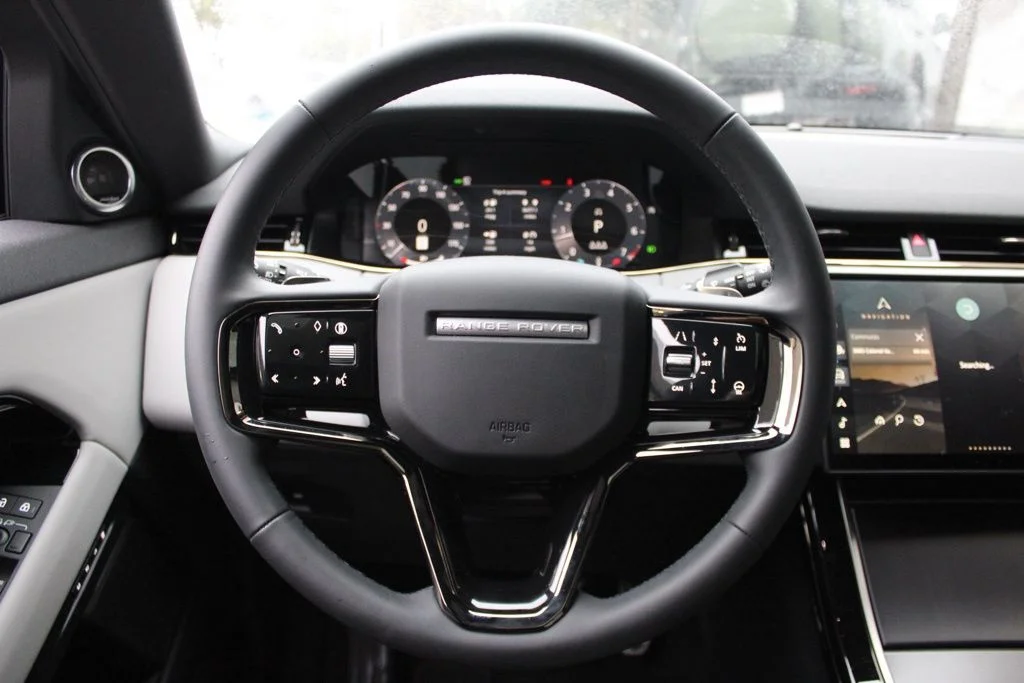 Certified Used 2026  Land Rover Dynamic image 15