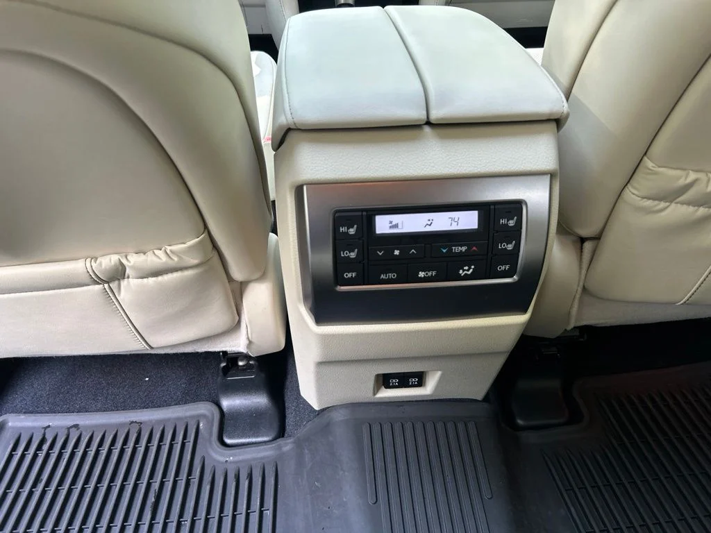 Used 2023 Black Lexus 460 image 31
