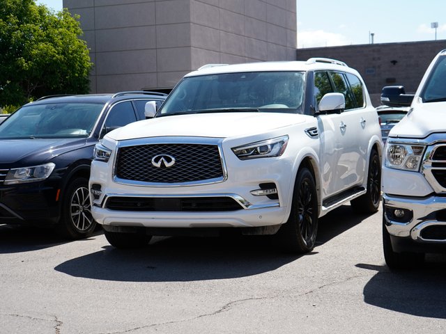 2023 INFINITI QX80 LUXE