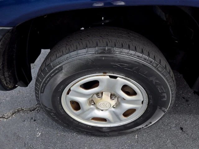 Used 2007 Blue Toyota  image 23