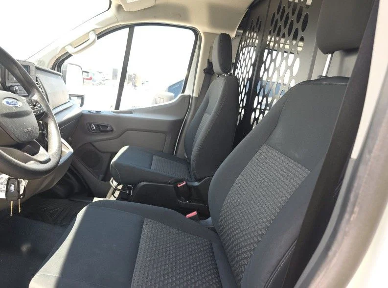 Used 2025 Oxford White Ford Base image 2
