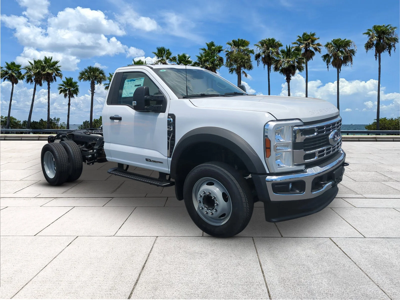2025 Ford F-450 Super Duty Chassis Cab XL - Photo 2
