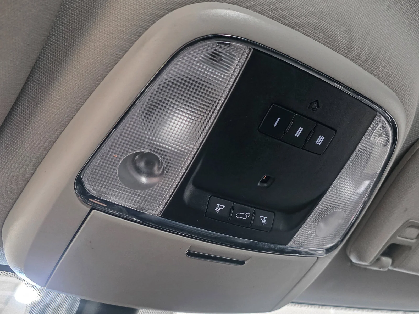 Used 2015 Gray Dodge Limited image 31