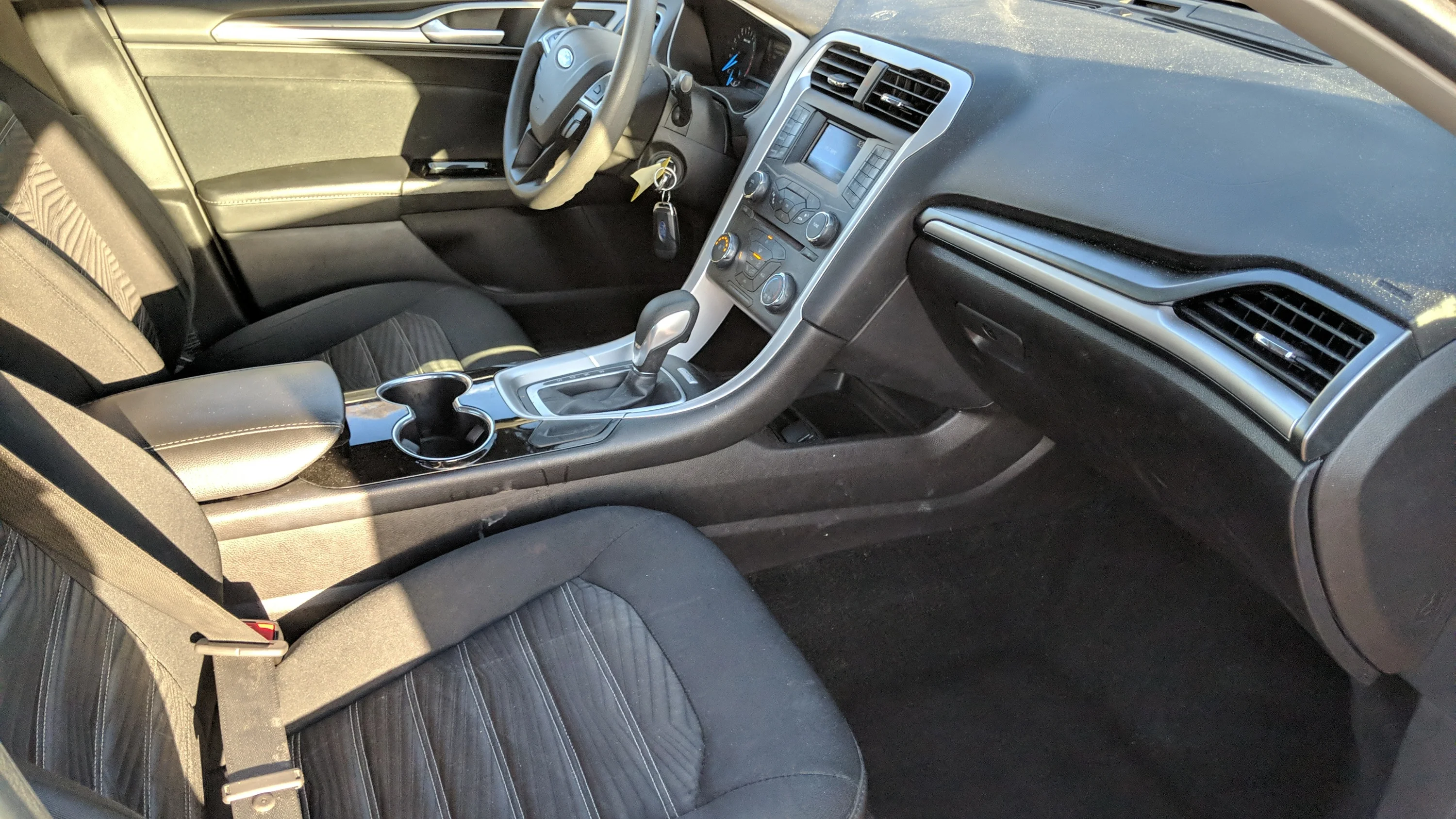 Used 2016 Gray Ford SE image 11