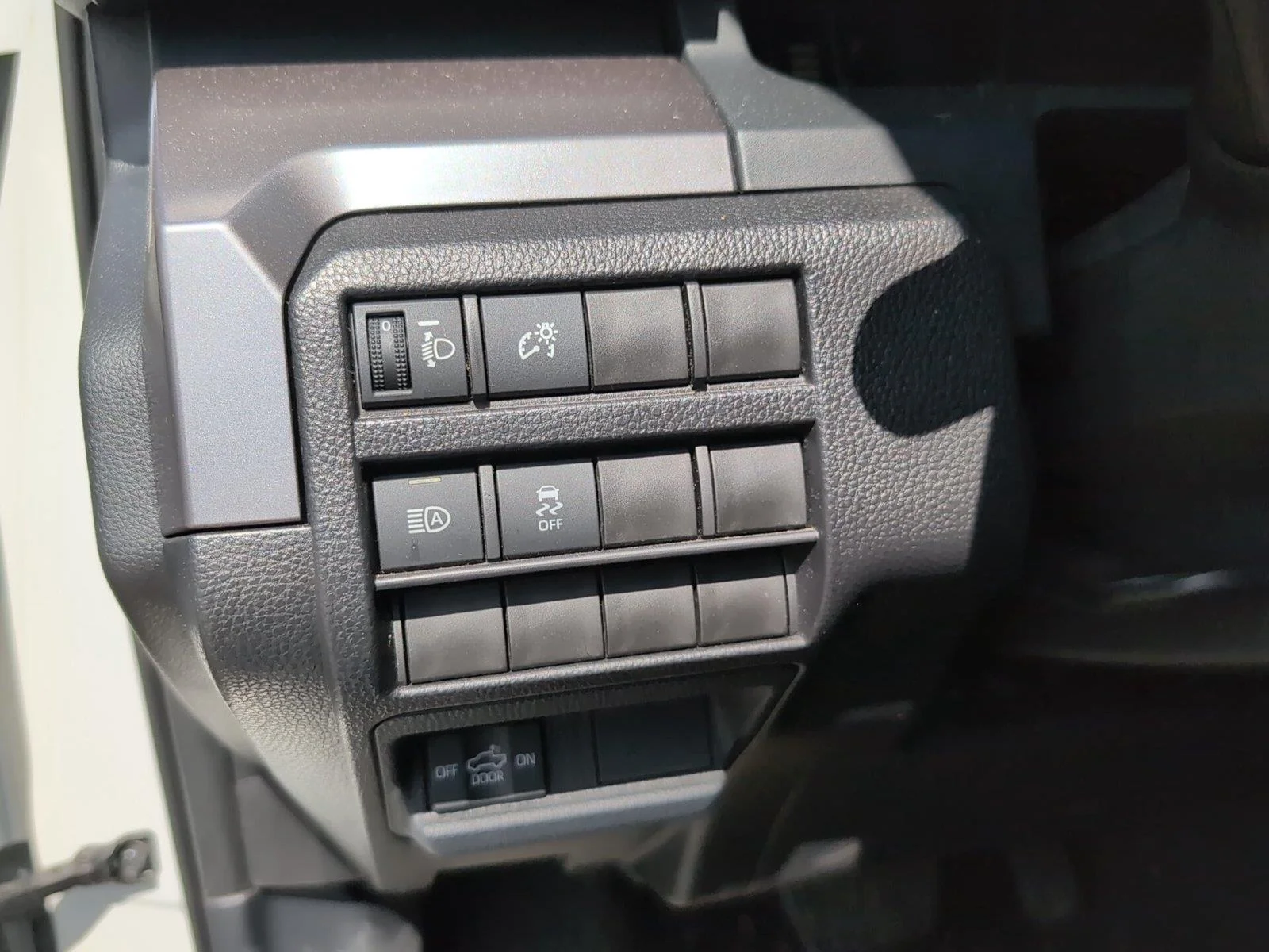 Used 2025 Ice Cap Toyota SR5 image 30