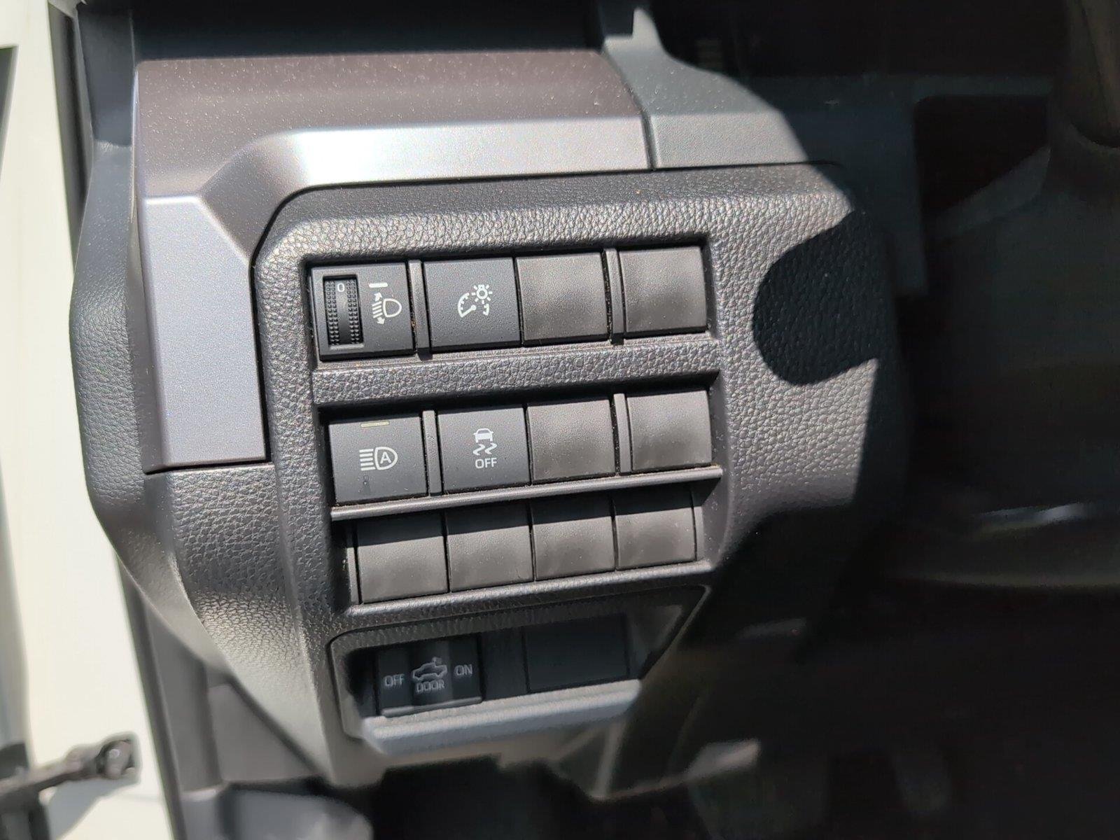 Used 2025 Ice Cap Toyota SR5 image 30
