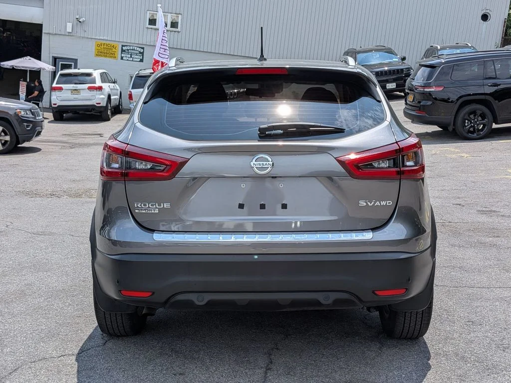 Used 2021 Gray Nissan SV image 7