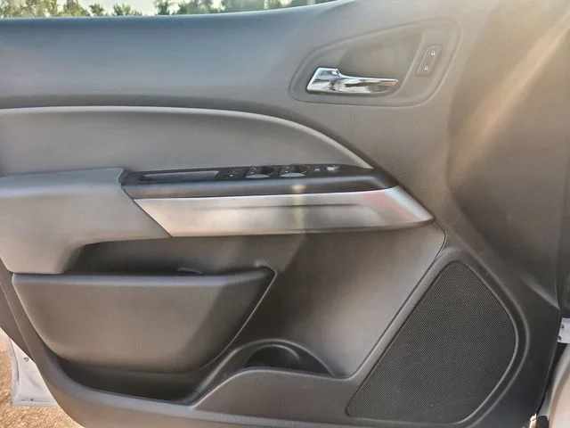 Used 2016 White Chevrolet LT image 27