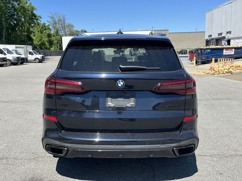Used 2021 Carbon Black Metallic BMW xDrive40i image 24