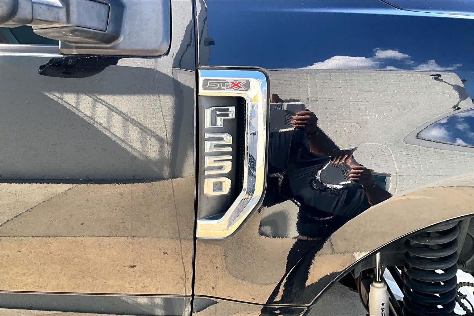 Used 2018 Shadow Black Ford XL image 29