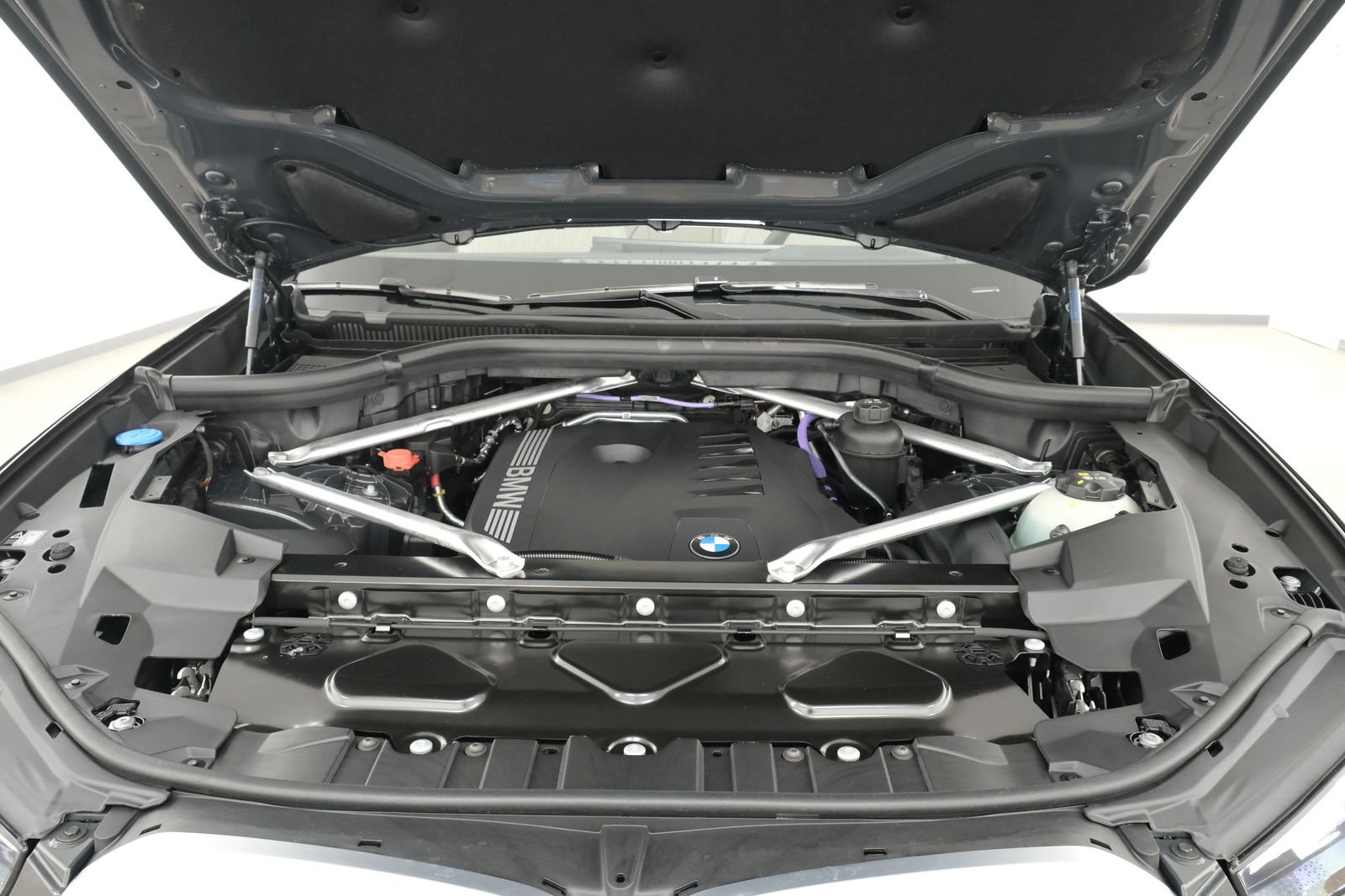 New 2026 Dravit Grey Metallic BMW xDrive40i image 75