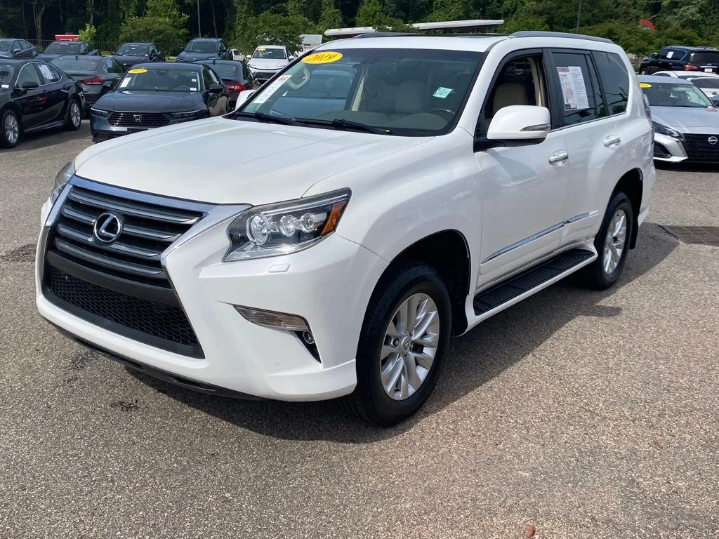 Used 2019  Lexus 460 image 2