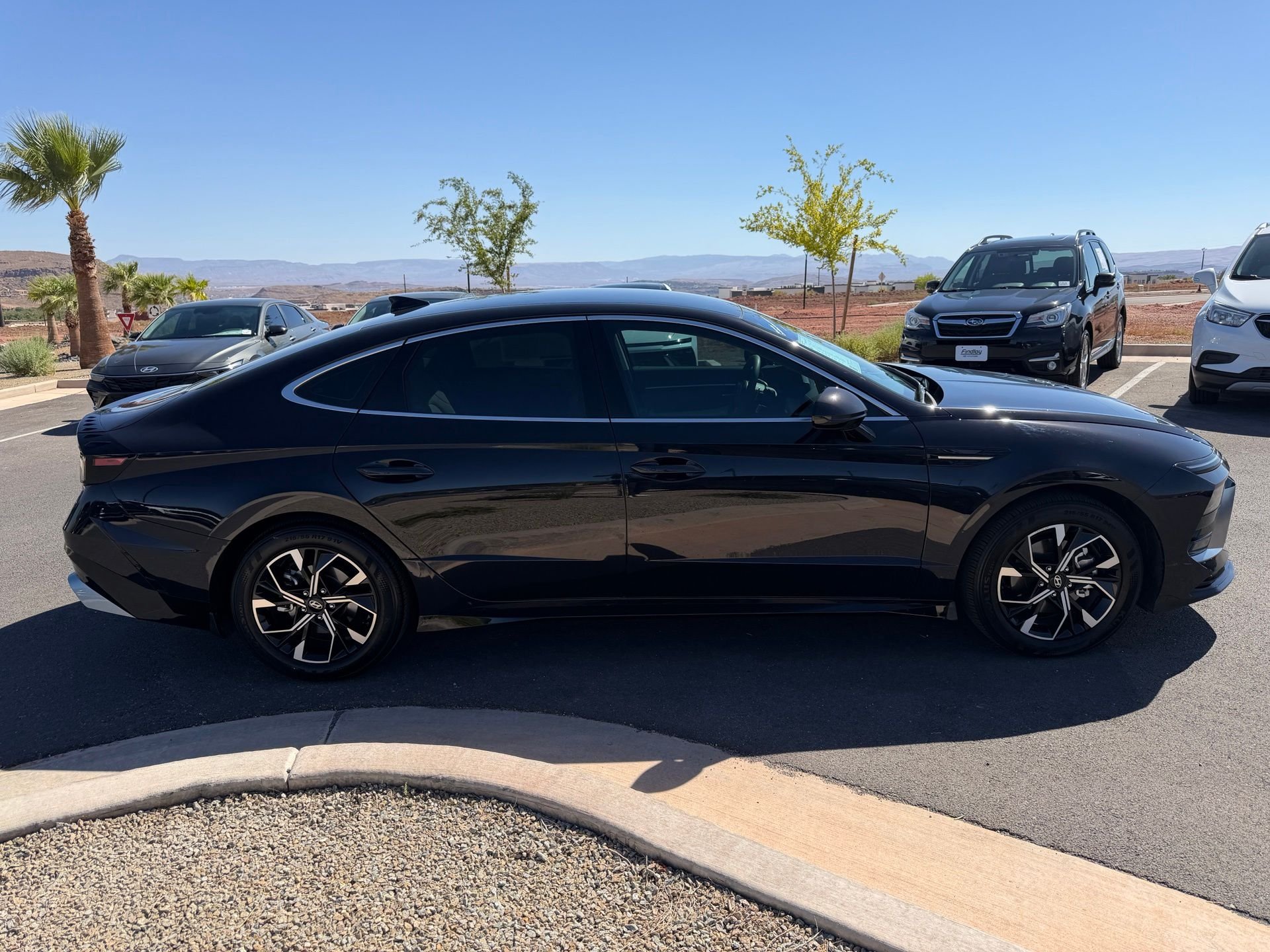 Certified Used 2025 Blue Hyundai SEL image 5