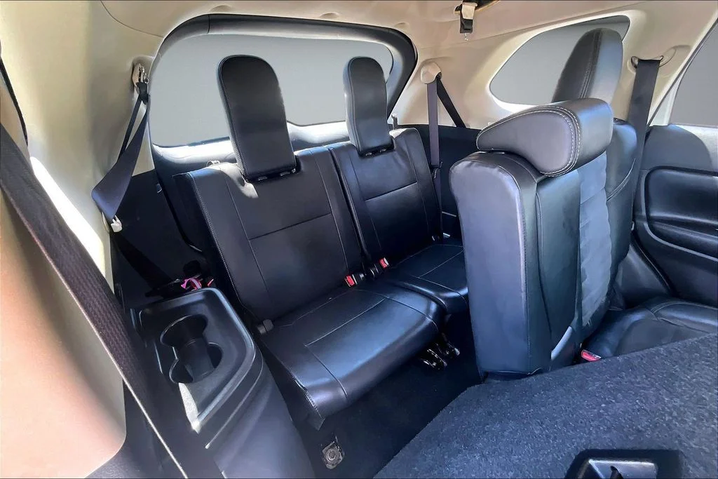 Certified Used 2020  Mitsubishi SE image 26