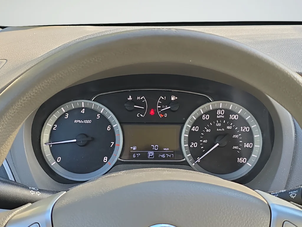 Used 2014 Gray Nissan SV image 20