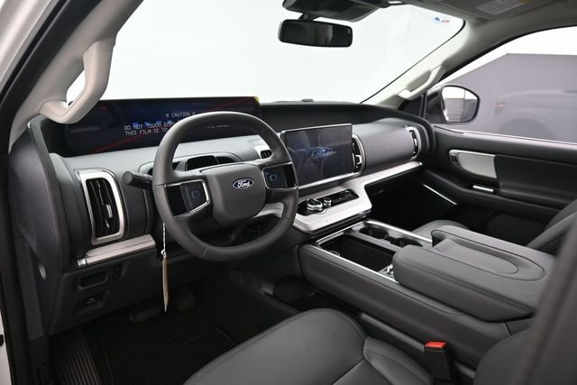 New 2027 Star White Metallic Tri-Coat Ford MAX Active image 65