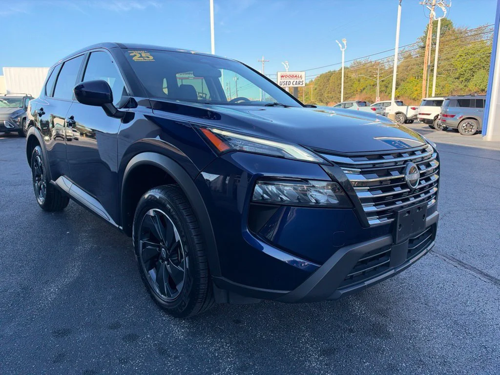 Used 2025 Blue Nissan SV image 4