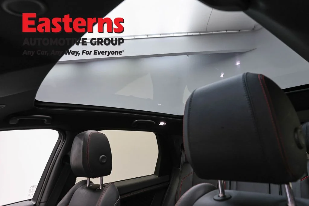 Used 2021 Gray Land Rover SE R-Dynamic image 37