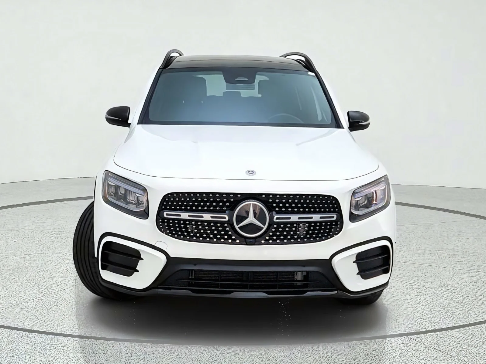Used 2024 Polar White Mercedes-Benz GLB 250 image 3