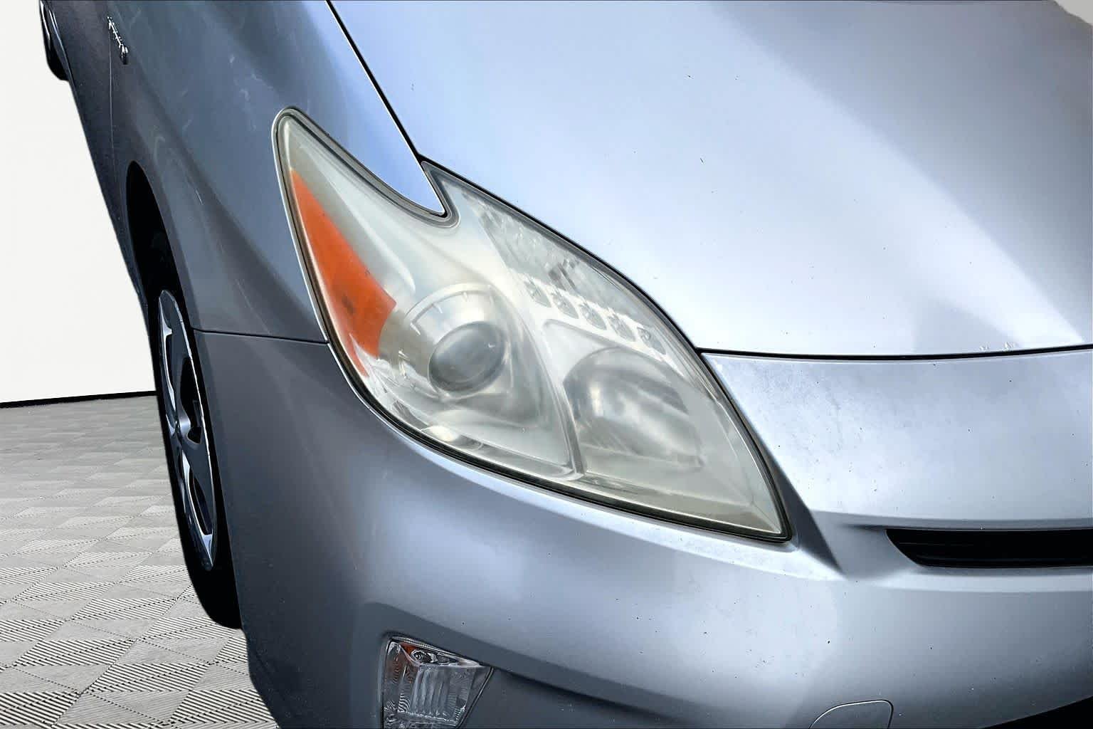 Used 2013 Classic Silver Metallic Toyota Two image 27
