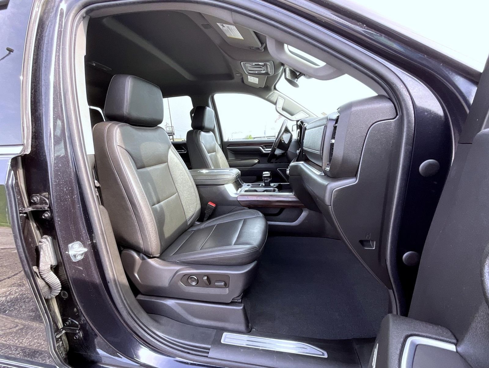 Used 2022 Silver GMC SLT image 15