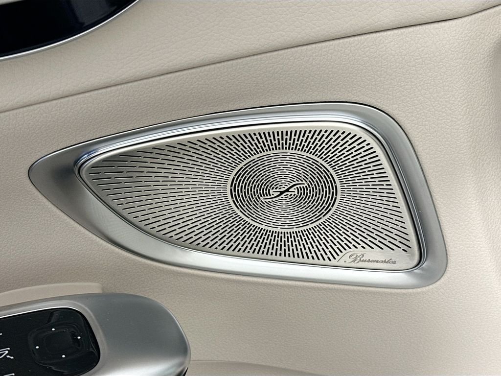 New 2026 Selenite Grey Metallic Mercedes-Benz C 300 image 19