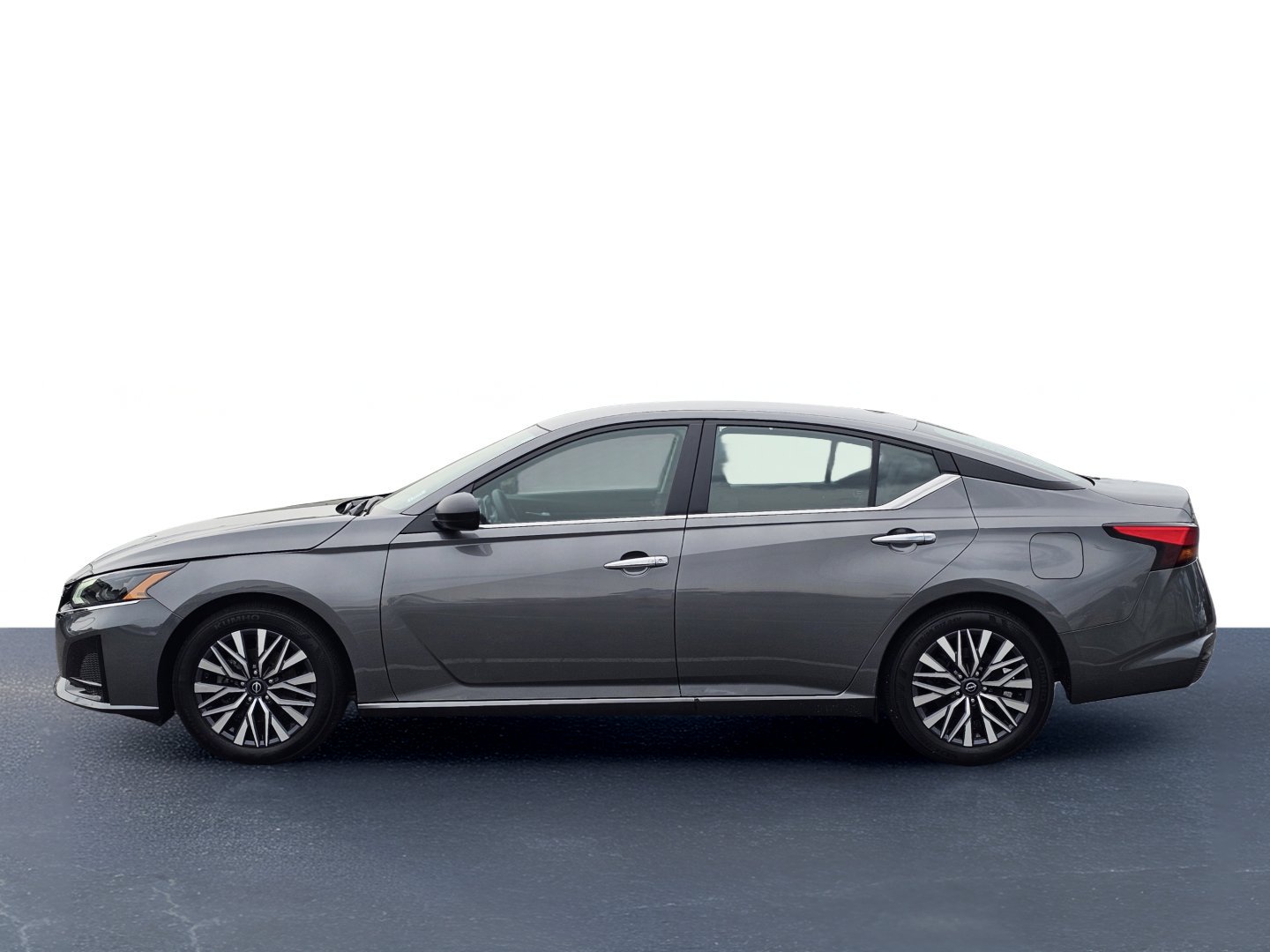 2025 Nissan Altima SV - Photo 11