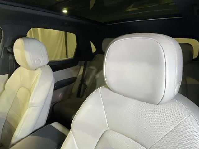 Used 2022 Silver Porsche  image 18
