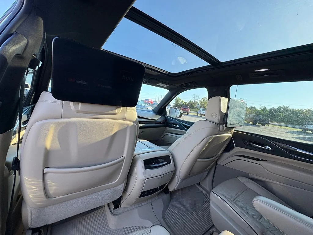 Used 2024 White Cadillac Premium Luxury image 27