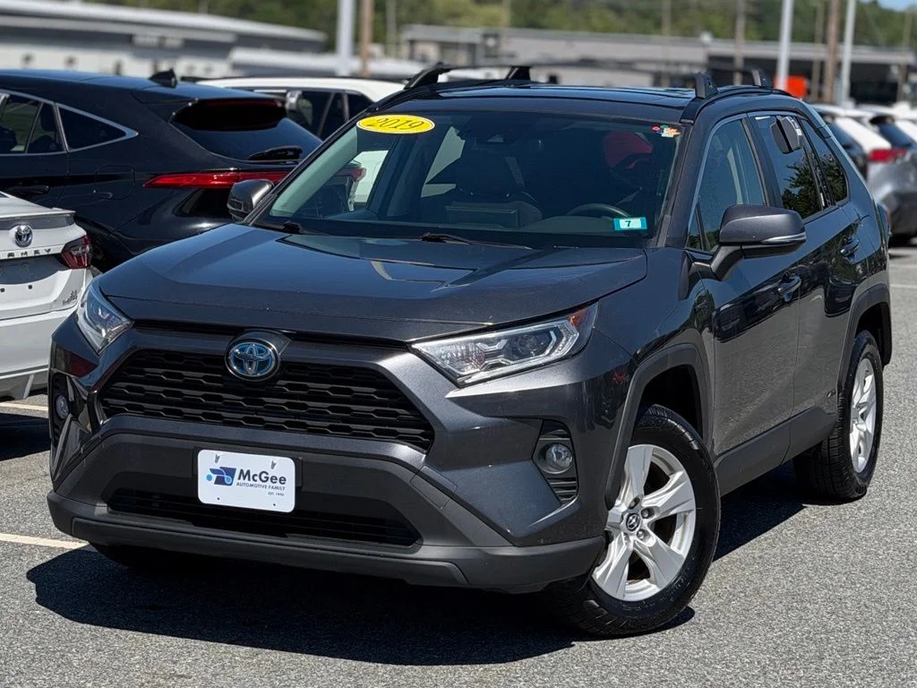 Used 2019 Gray Toyota XLE image 1