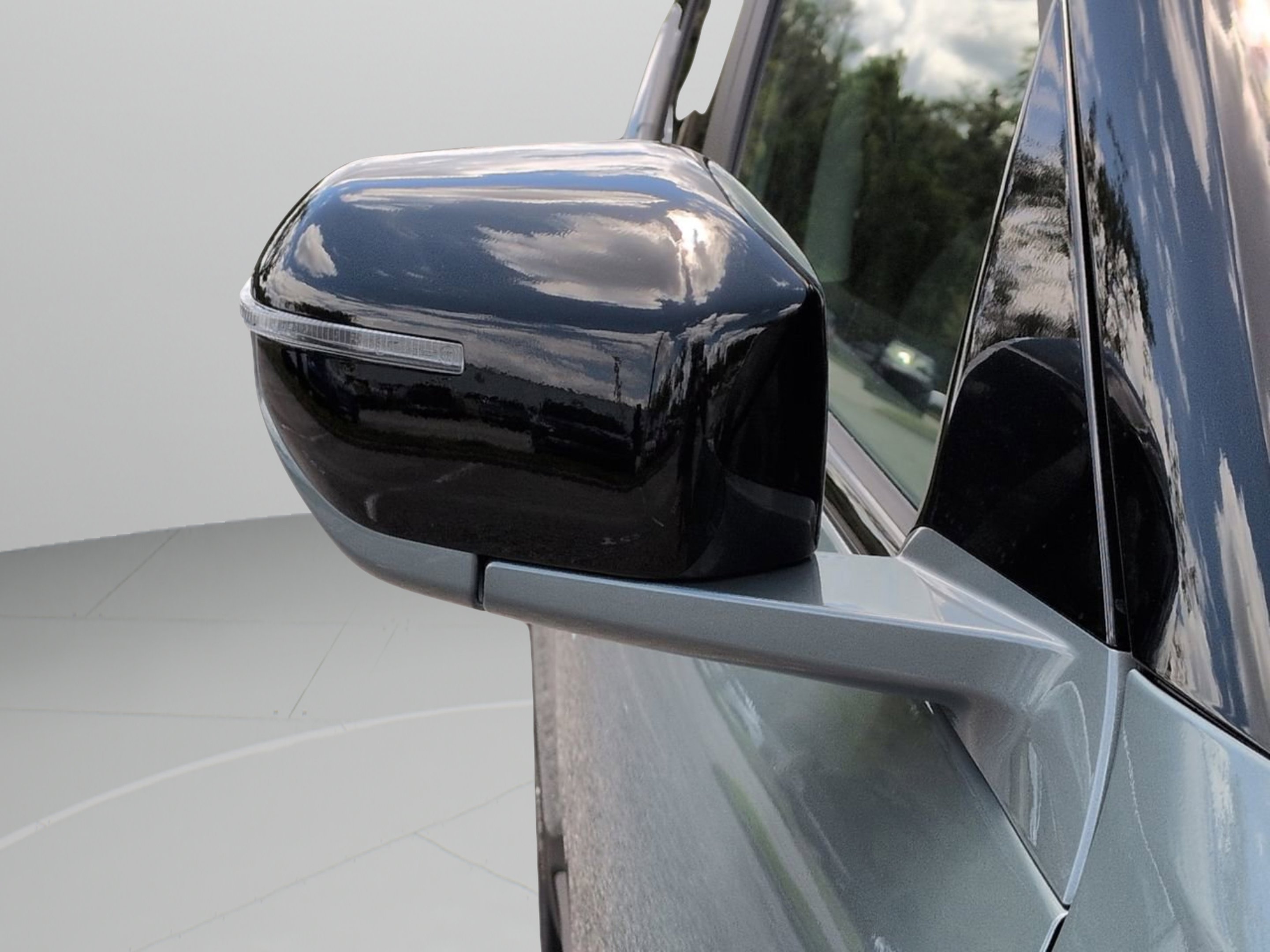 New 2027 Iceberg Green Kia S image 14