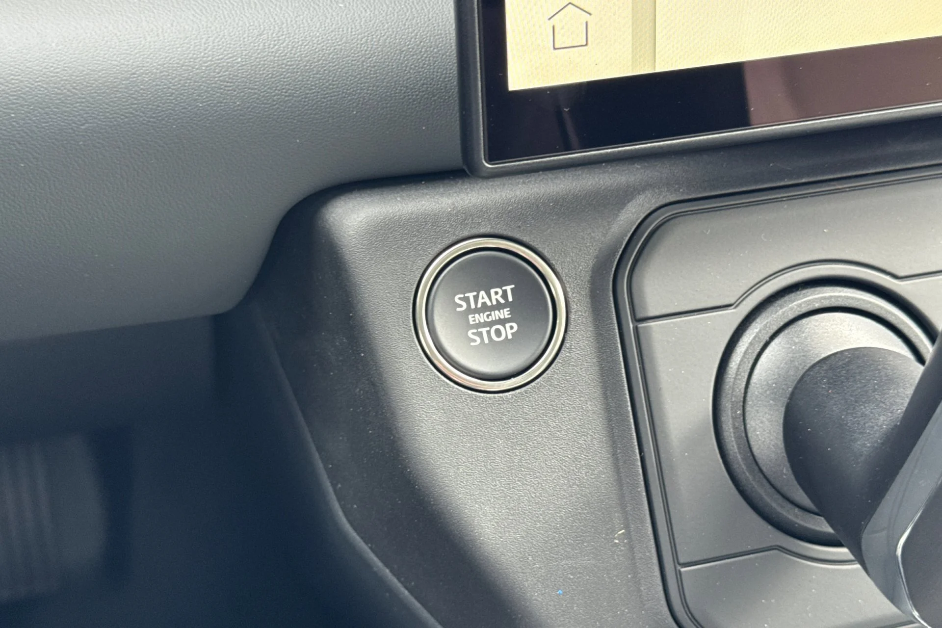 New 2026 Borasco Grey Land Rover X-Dynamic SE image 25